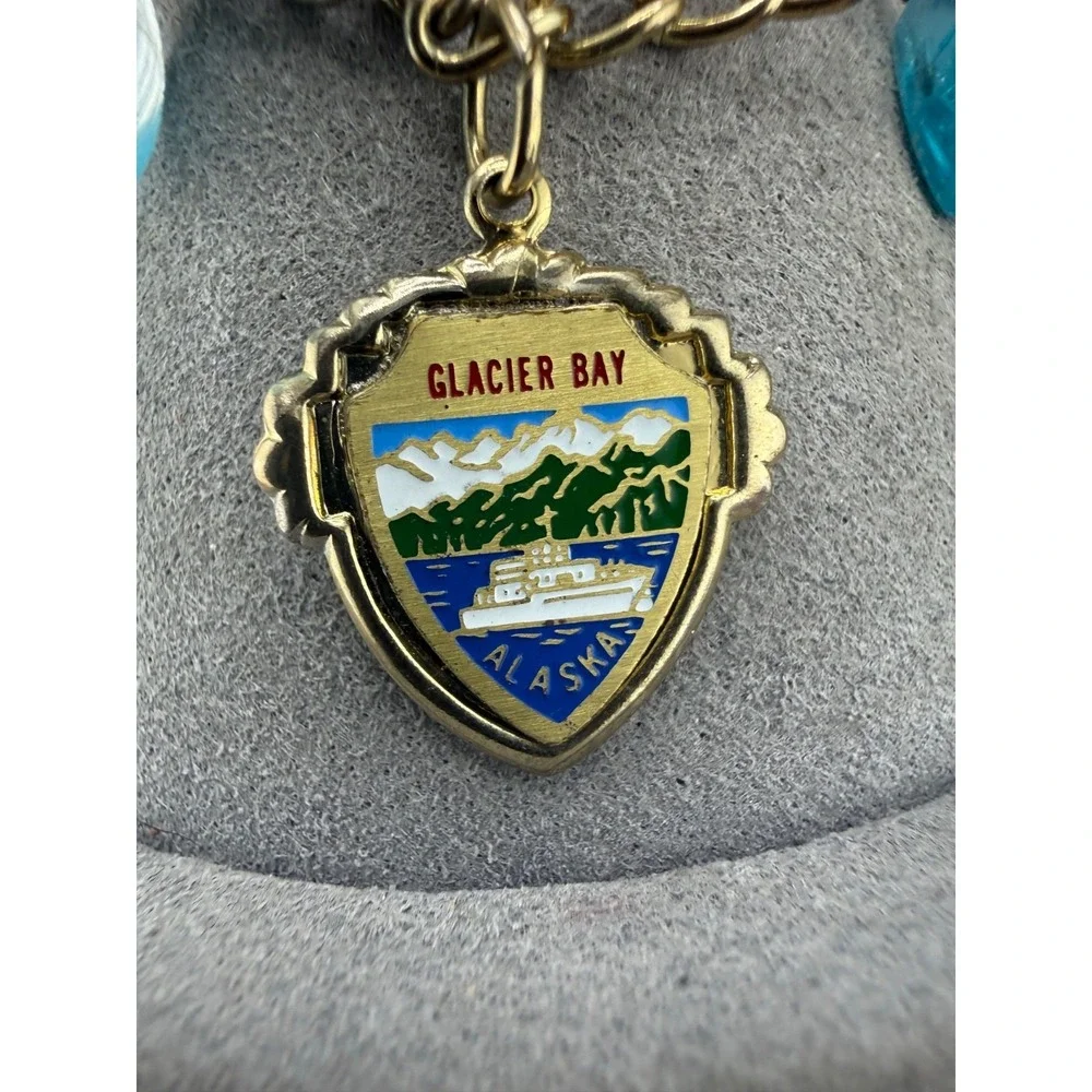 Vintage Souviner Charm Bracelet‎ Gold Tone Glacier Bay Alaska 6